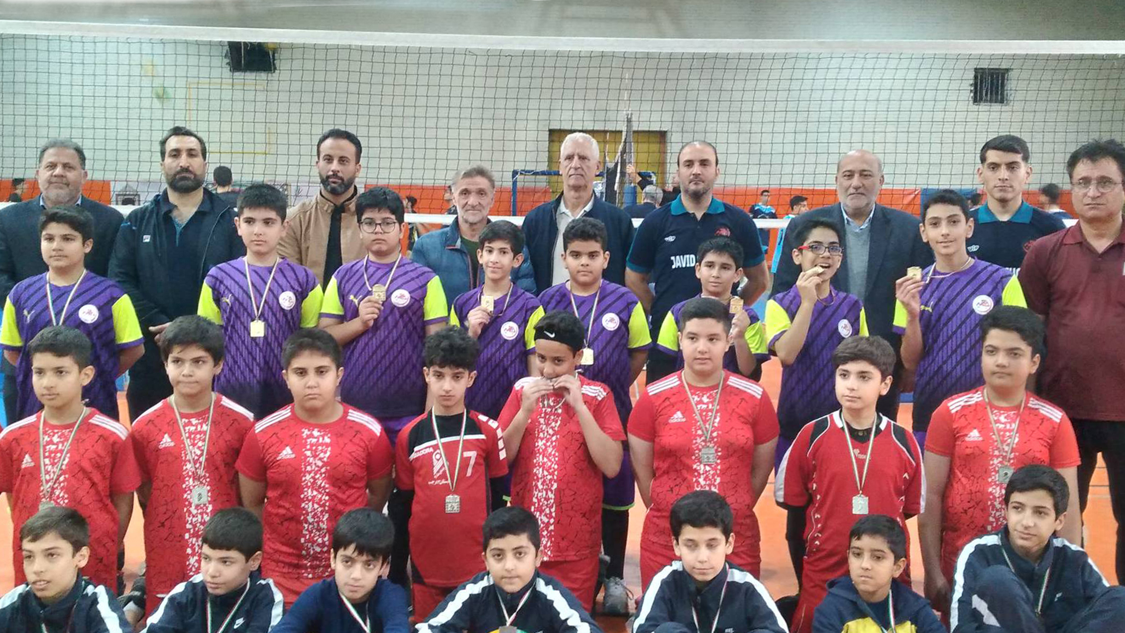 قهرمانی مقتدرانه والیبالیست‌های مدرسه جاوید در مسابقات منطقه 2