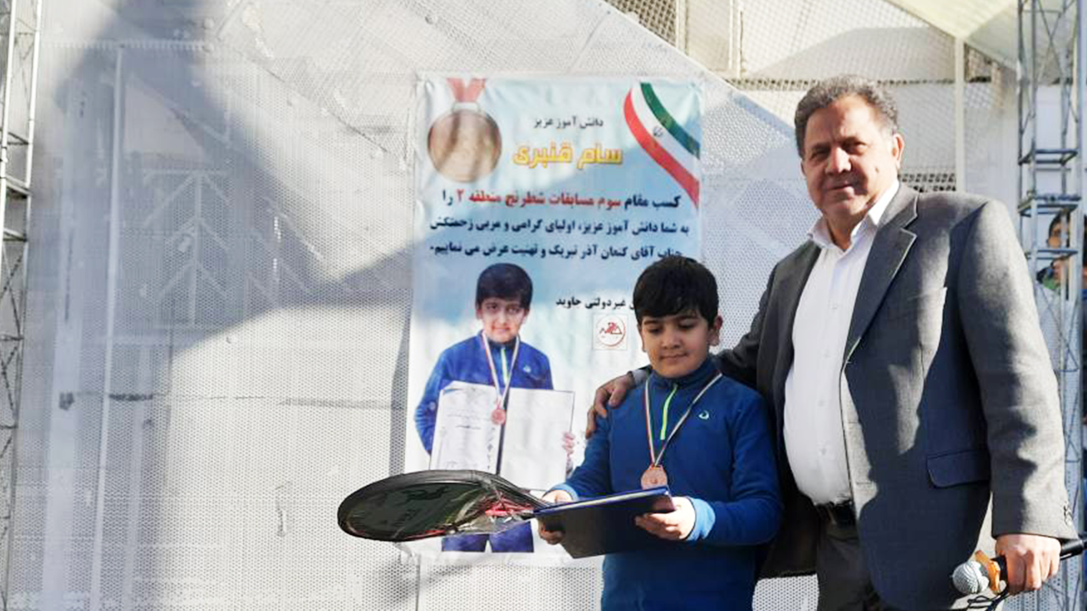 درخشش سام قنبری، دانش‌آموز مدرسه جاوید، در مسابقات شطرنج منطقه دو