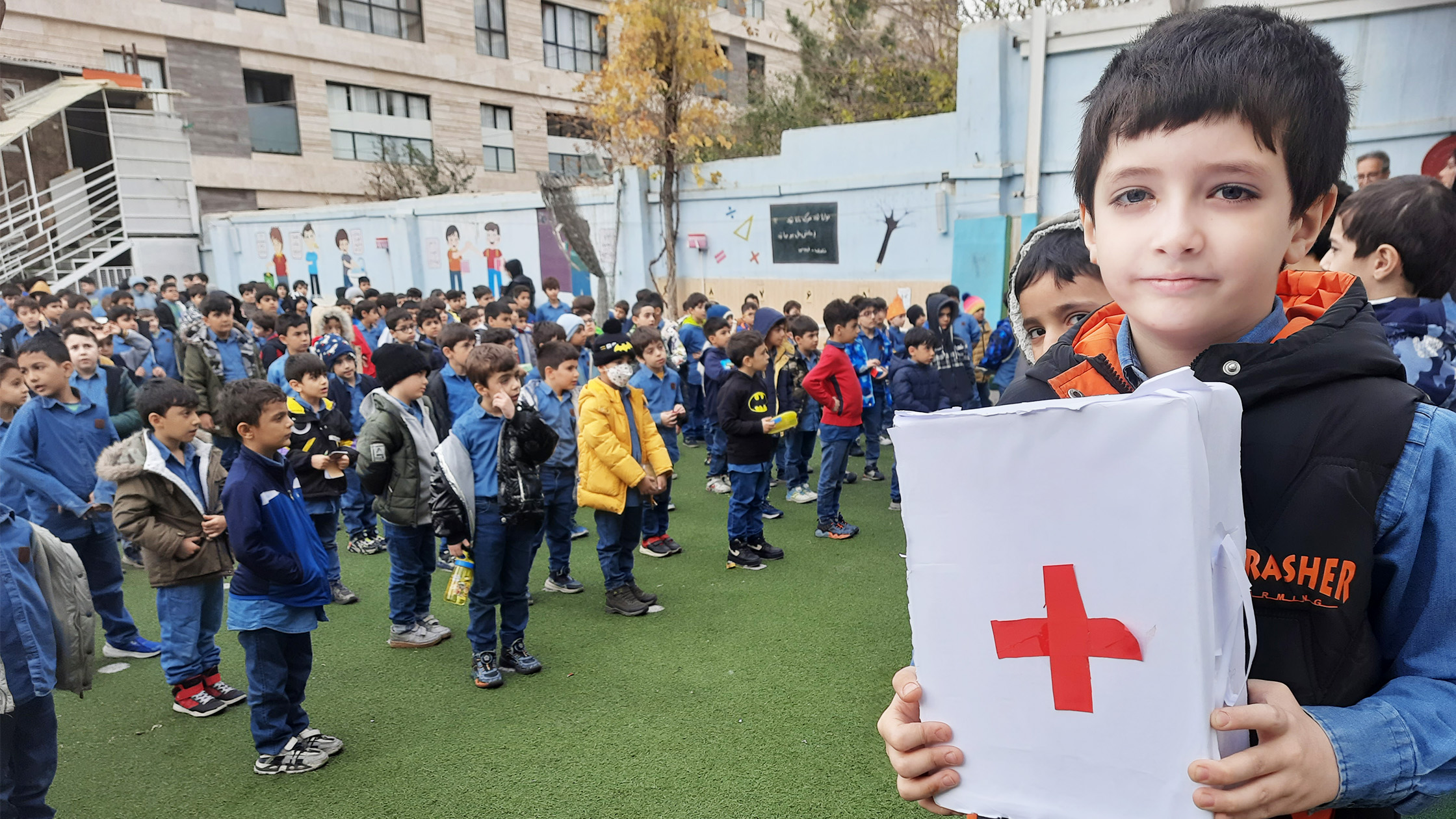 مانور زلزله در مدرسه جاوید؛ دانش‌آموزان آماده مقابله با بلایای طبیعی