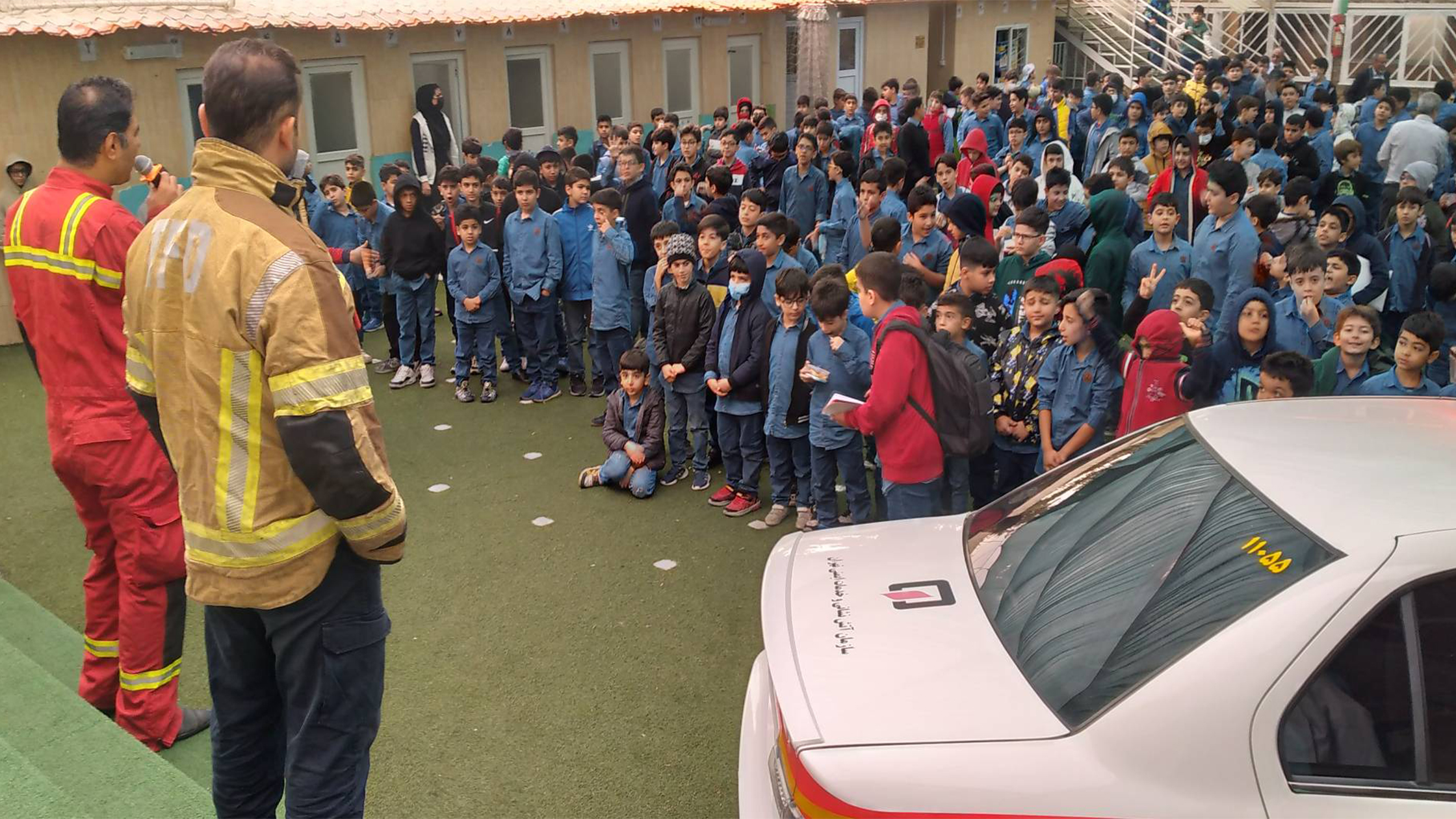 آتش‌نشانان قهرمان، مهمان ویژه دانش‌آموزان دبستان جاوید