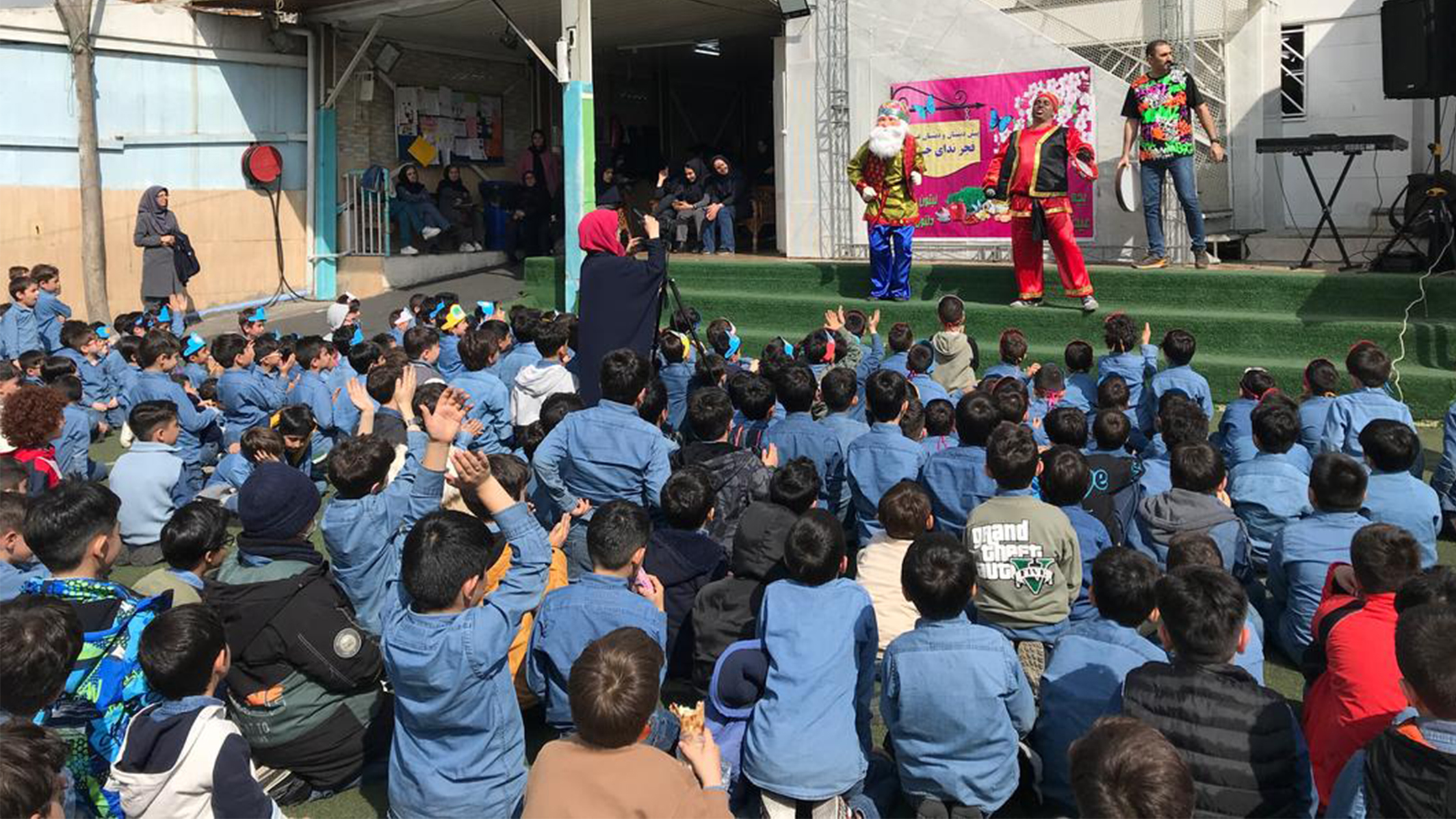 طنین شادی نوروز در مدرسه جاوید؛ جشنی به رنگ بهار