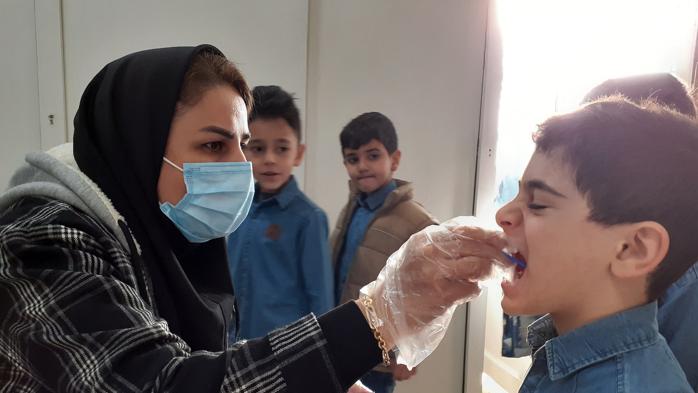 اجرای طرح وارنیش فلورایدتراپی؛ لبخندهای سالم، آینده‌ای روشن