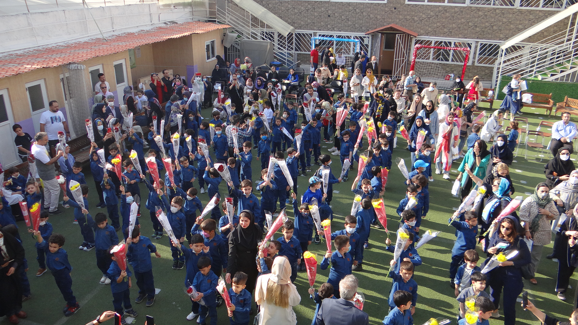 جشن غنچه های پیش دبستان و شکوفه های پایه اول سال 401-402