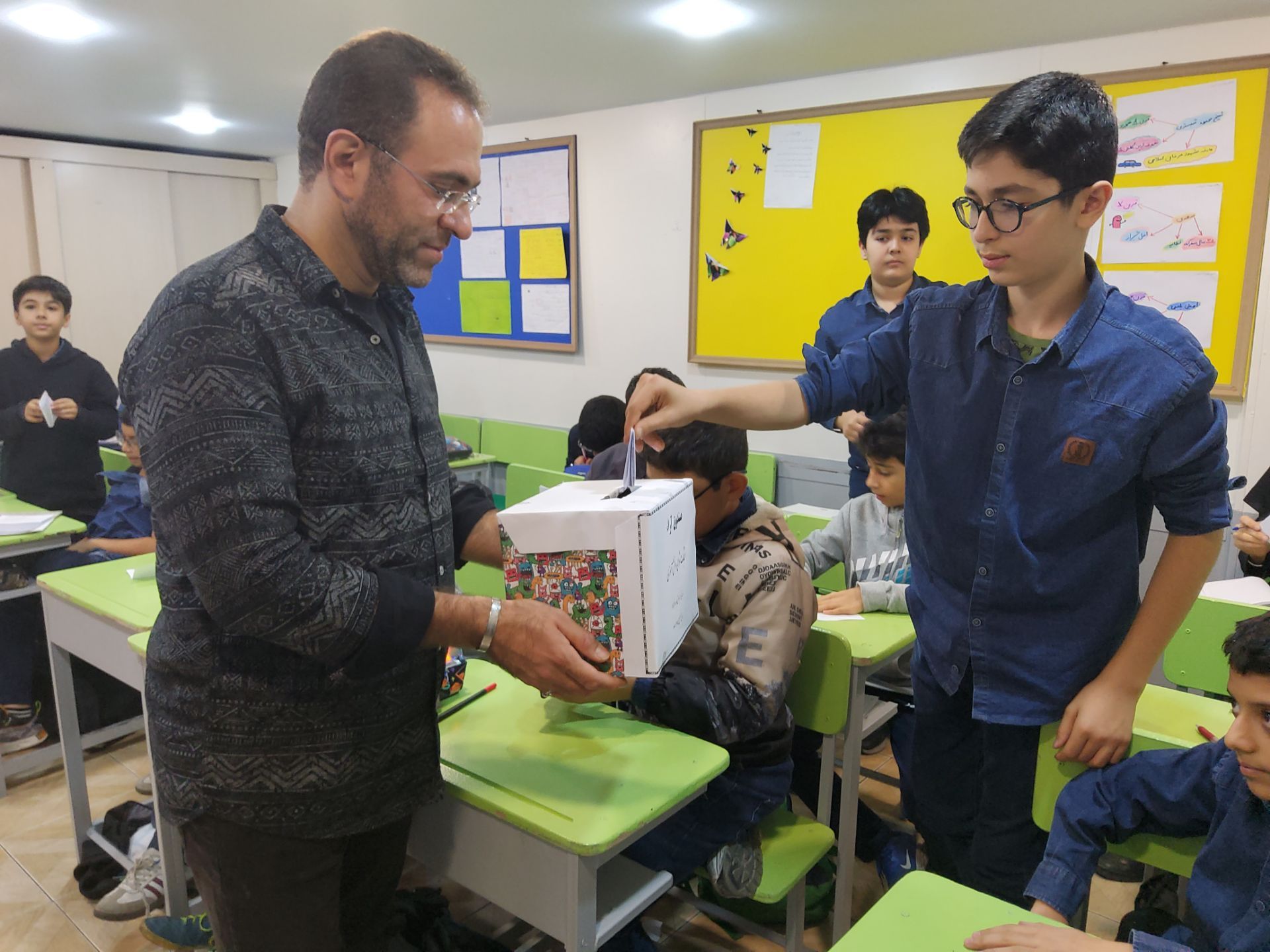 انتخابات شورای دانش آموزی  در روز 20 آبان در دبستان جاوید