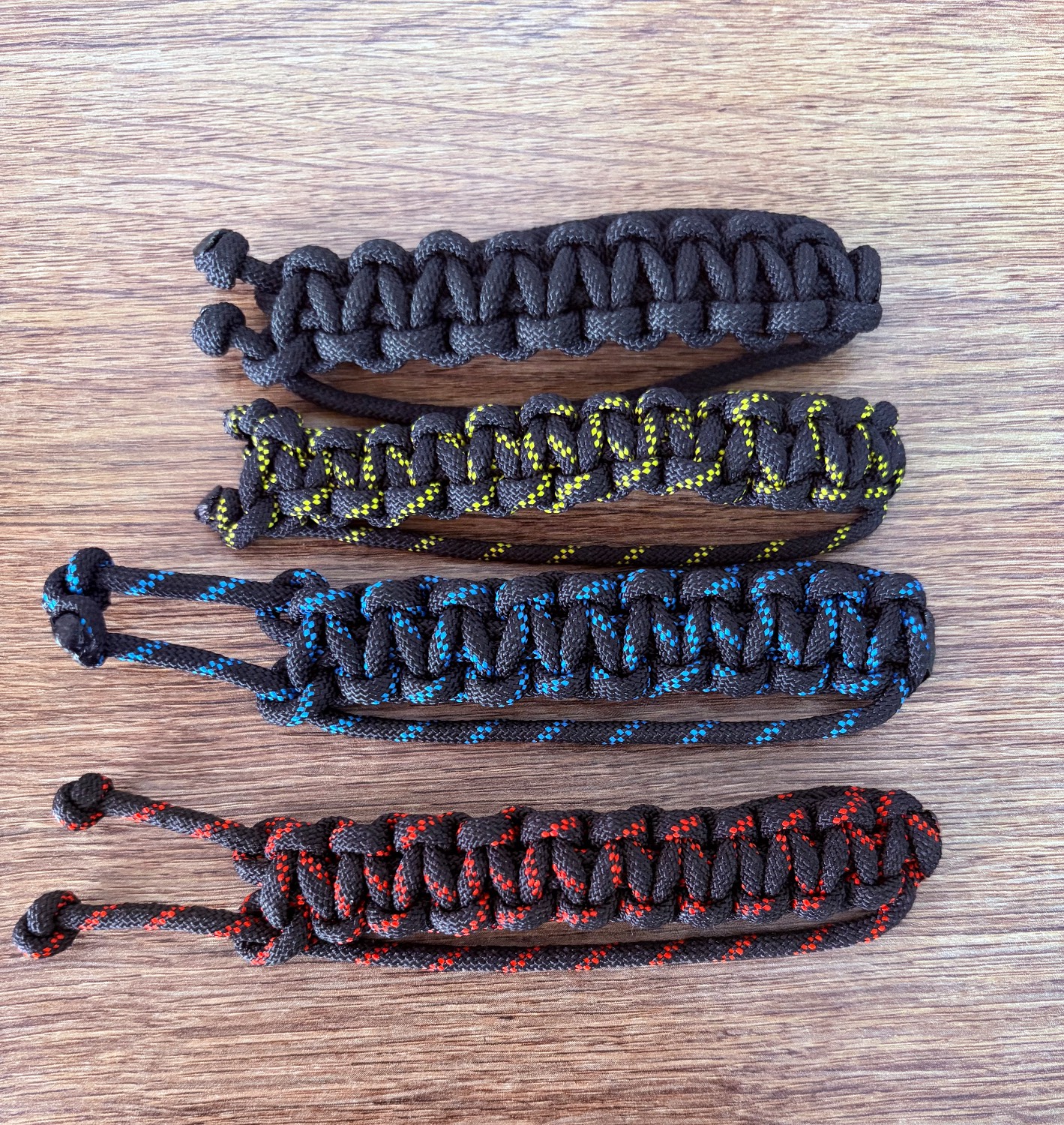 دستبند بافت