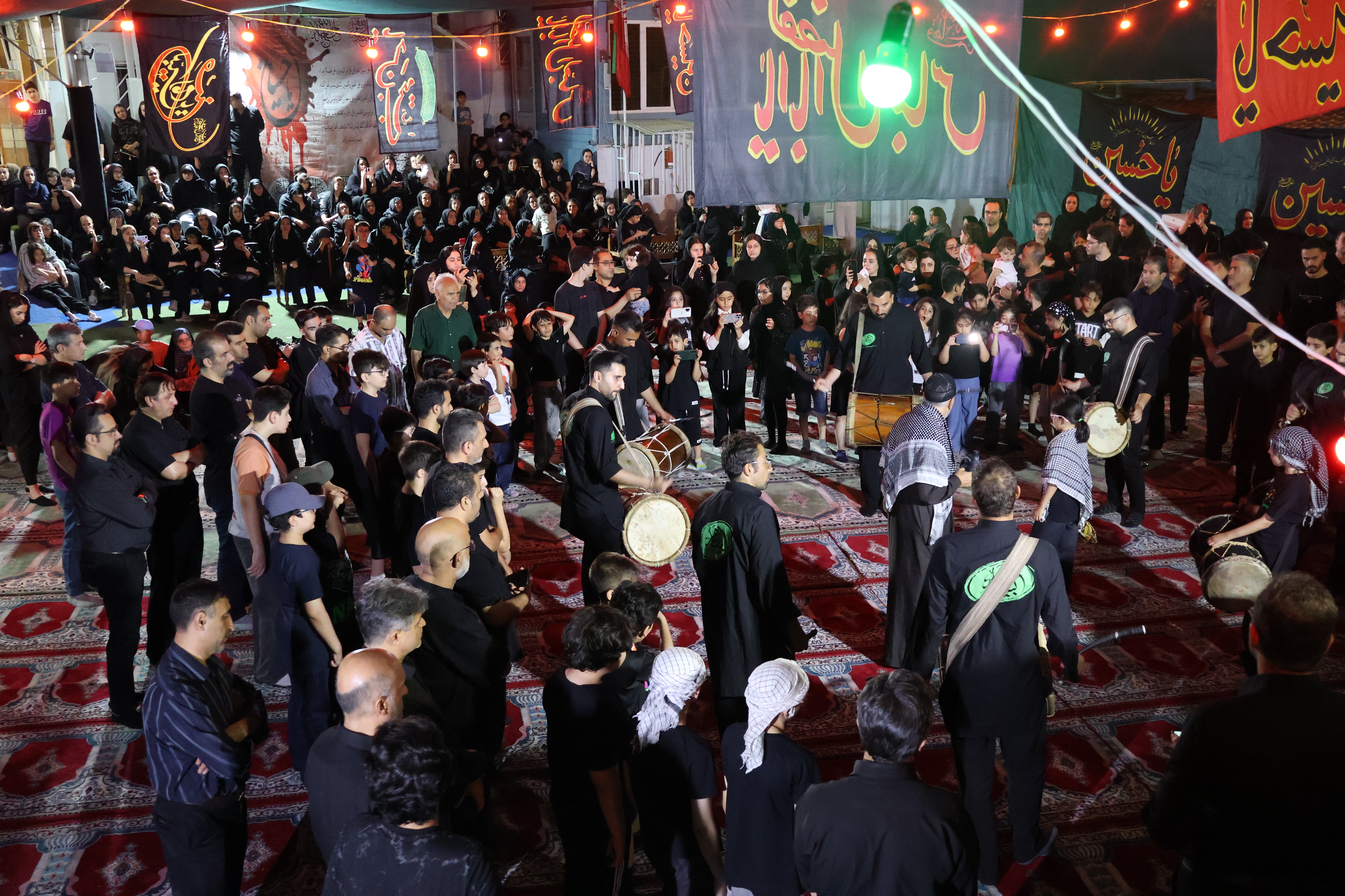«طنین نوای حسینی در دبستان جاوید؛ سه شب هم‌نوا با دانش‌آموزان و اولیای گرامی»